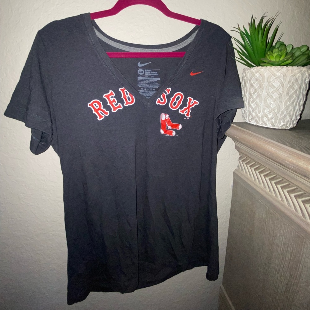 Boston Red Sox Nike Vneck tee